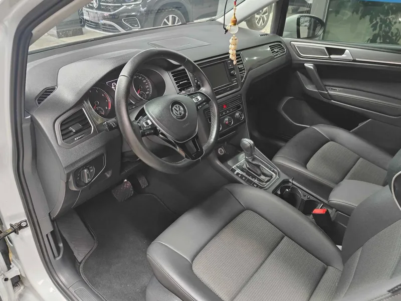 Volkswagen Golf Sportsvan 2018 230TSI automatic aggressive type exterior photo 6 Volkswagen Golf Sportsvan 2018 230TSI automatic aggressive type exterior photo 6