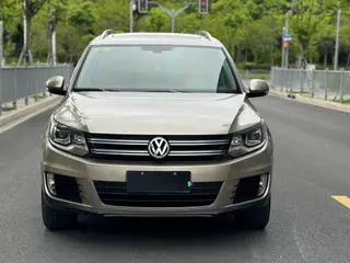 Volkswagen Tiguan 2015 1.8TSI Automatic two-drive fashion version exterior photo 2 Volkswagen Tiguan 2015 1.8TSI Automatic two-drive fashion version exterior photo 2