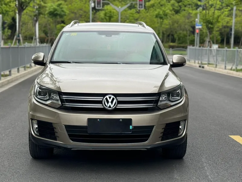 Volkswagen Tiguan 2015 1.8TSI Automatic two-drive fashion version exterior photo 2 Volkswagen Tiguan 2015 1.8TSI Automatic two-drive fashion version exterior photo 2
