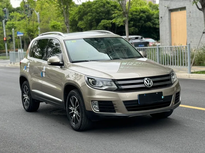 Volkswagen Tiguan 2015 1.8TSI Automatic two-drive fashion version exterior photo 3 Volkswagen Tiguan 2015 1.8TSI Automatic two-drive fashion version exterior photo 3