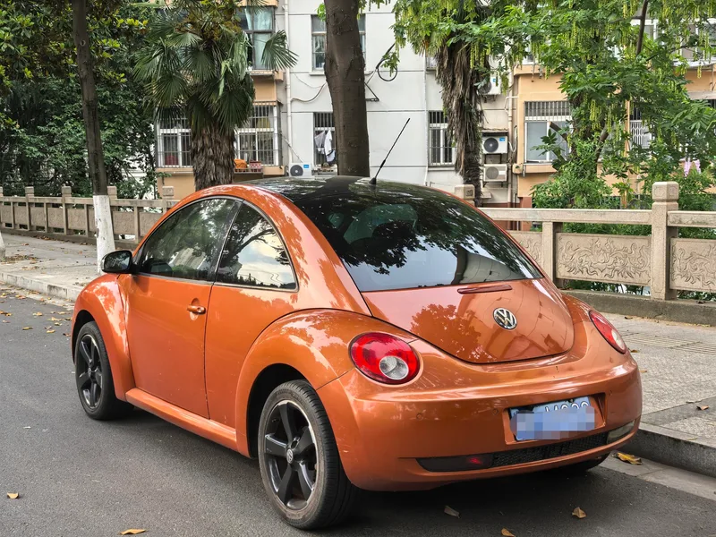 Volkswagen Beetle 2010 2.0 BlackOrange Comfort Edition exterior photo 3 Volkswagen Beetle 2010 2.0 BlackOrange Comfort Edition exterior photo 3