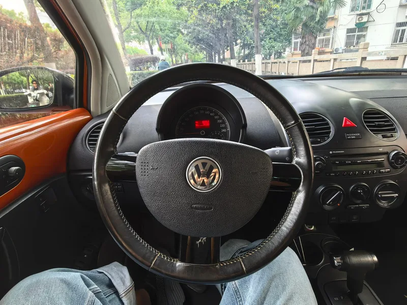 Volkswagen Beetle 2010 2.0 BlackOrange Comfort Edition interior photo 15 Volkswagen Beetle 2010 2.0 BlackOrange Comfort Edition interior photo 15