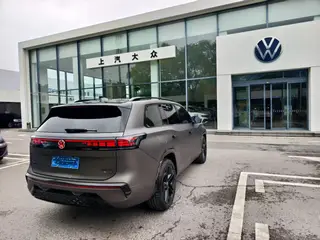 Volkswagen Teramont 2025 Teramont Pro 450TSI Четырехприводная версия интерьер фото 9 Volkswagen Teramont 2025 Teramont Pro 450TSI Четырехприводная версия интерьер фото 9