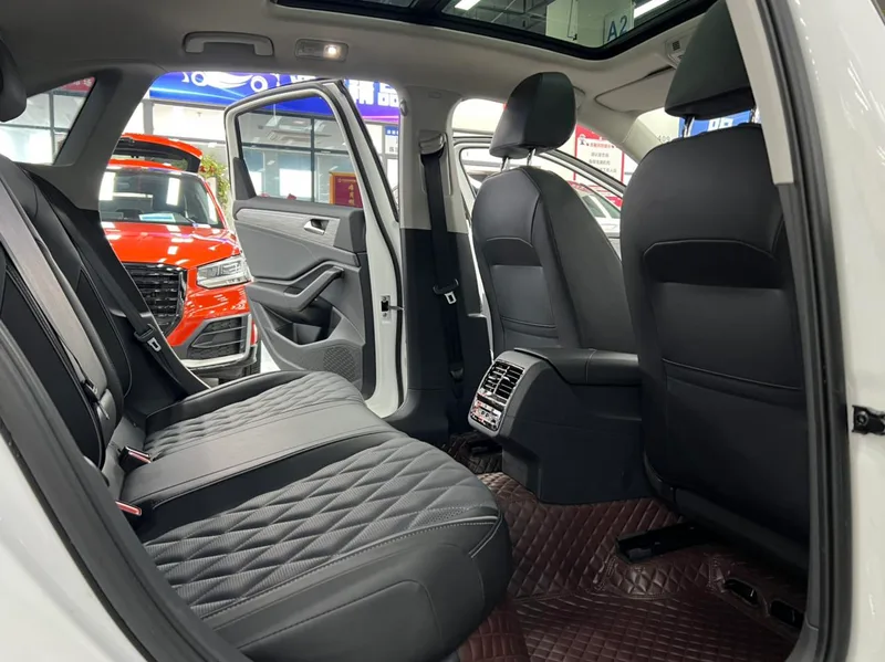 Volkswagen Sagitar 2023 300TSI DSG Premium Edition interior photo 9 Volkswagen Sagitar 2023 300TSI DSG Premium Edition interior photo 9
