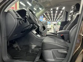 Volkswagen Tiguan 2016 280TSI Automatic Two-Drive Silk Road Fashion Edition exterior photo 5 Volkswagen Tiguan 2016 280TSI Automatic Two-Drive Silk Road Fashion Edition exterior photo 5