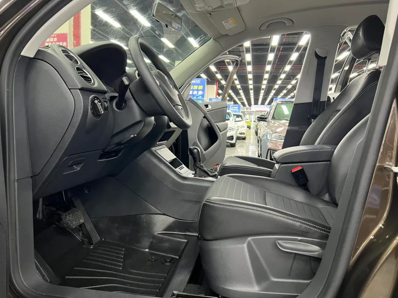 Volkswagen Tiguan 2016 280TSI Automatic Two-Drive Silk Road Fashion Edition exterior photo 5 Volkswagen Tiguan 2016 280TSI Automatic Two-Drive Silk Road Fashion Edition exterior photo 5