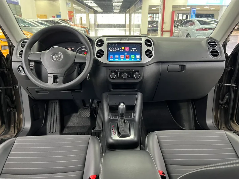 Volkswagen Tiguan 2016 280TSI Automatic Two-Drive Silk Road Fashion Edition exterior photo 6 Volkswagen Tiguan 2016 280TSI Automatic Two-Drive Silk Road Fashion Edition exterior photo 6