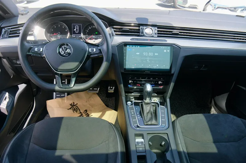 Volkswagen CC 2020 330TSI Version Huayan État VI intérieur photo 7 Volkswagen CC 2020 330TSI Version Huayan État VI intérieur photo 7