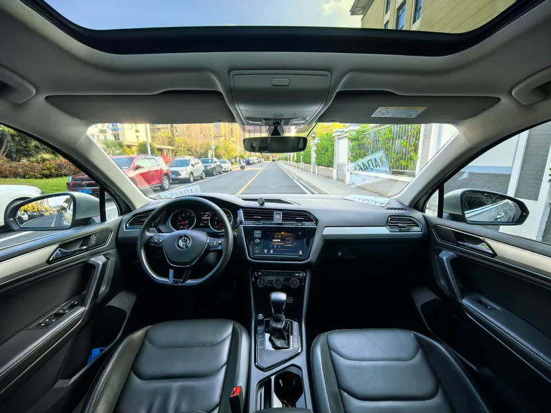 Volkswagen Tiguan L 2018 Restyling 330TSI Automatic Two-Drive Deluxe Edition exterior photo 7 Volkswagen Tiguan L 2018 Restyling 330TSI Automatic Two-Drive Deluxe Edition exterior photo 7