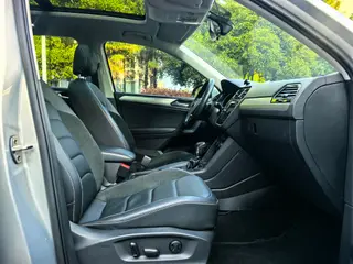 Volkswagen Tiguan L 2018 Restyling 330TSI Automatic Two-Drive Deluxe Edition interior photo 12 Volkswagen Tiguan L 2018 Restyling 330TSI Automatic Two-Drive Deluxe Edition interior photo 12