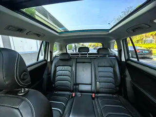 Volkswagen Tiguan L 2018 Restyling 330TSI Automatic Two-Drive Deluxe Edition interior photo 17 Volkswagen Tiguan L 2018 Restyling 330TSI Automatic Two-Drive Deluxe Edition interior photo 17