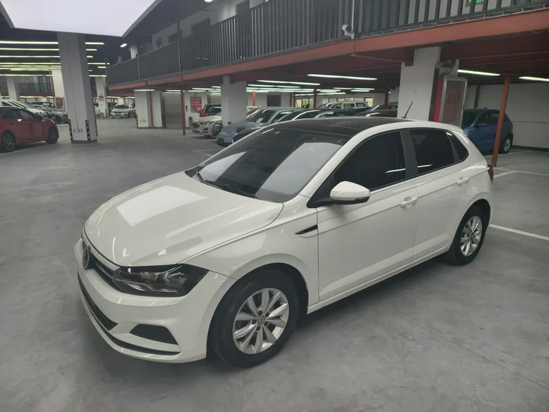 Volkswagen Polo 2019 Plus 1.5L Versión de tecnología colorida automática exterior foto 1 Volkswagen Polo 2019 Plus 1.5L Versión de tecnología colorida automática exterior foto 1