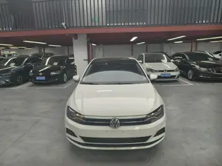 Volkswagen Polo 2019 Plus 1.5L Versión de tecnología colorida automática exterior foto 2 Volkswagen Polo 2019 Plus 1.5L Versión de tecnología colorida automática exterior foto 2