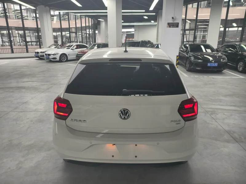 Volkswagen Polo 2019 Plus 1.5L Versión de tecnología colorida automática interior foto 11 Volkswagen Polo 2019 Plus 1.5L Versión de tecnología colorida automática interior foto 11