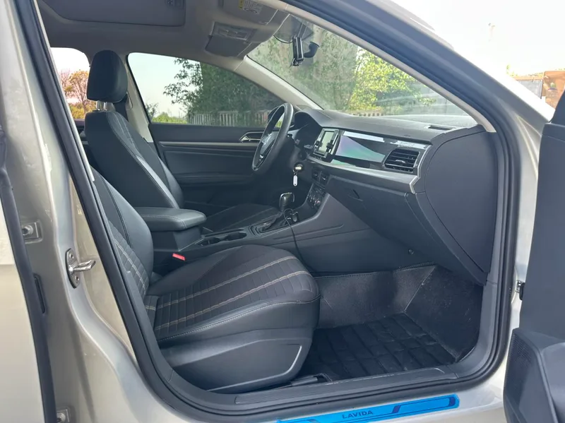 Volkswagen Lavida 2019 1.5L Automatic Vision Edition Country VI exterior photo 7 Volkswagen Lavida 2019 1.5L Automatic Vision Edition Country VI exterior photo 7
