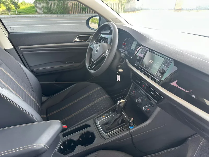 Volkswagen Lavida 2019 1.5L Automatic Vision Edition Country VI exterior photo 8 Volkswagen Lavida 2019 1.5L Automatic Vision Edition Country VI exterior photo 8