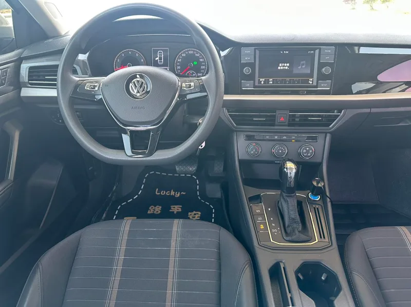 Volkswagen Lavida 2019 1.5L Automatic Vision Edition Country VI interior photo 14 Volkswagen Lavida 2019 1.5L Automatic Vision Edition Country VI interior photo 14