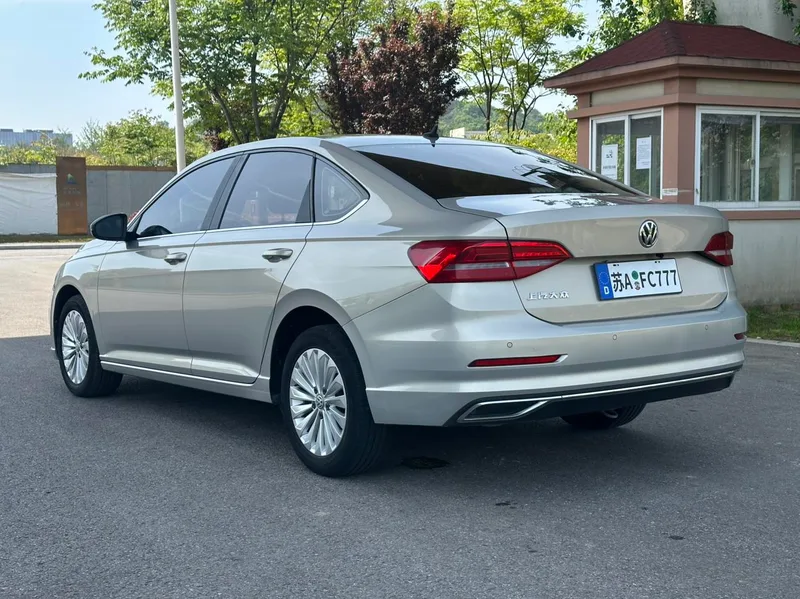 Volkswagen Lavida 2019 1.5L Automatic Vision Edition Country VI interior photo 15 Volkswagen Lavida 2019 1.5L Automatic Vision Edition Country VI interior photo 15