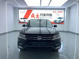 Volkswagen Tiguan L 2020 330TSI Automatic two-wheel drive panoramic comfort version China V exterior photo 2 Volkswagen Tiguan L 2020 330TSI Automatic two-wheel drive panoramic comfort version China V exterior photo 2