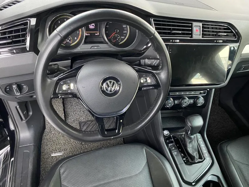 Volkswagen Tiguan L 2020 330TSI Automatic two-wheel drive panoramic comfort version China V exterior photo 4 Volkswagen Tiguan L 2020 330TSI Automatic two-wheel drive panoramic comfort version China V exterior photo 4