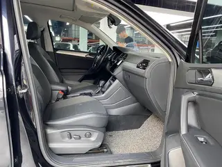 Volkswagen Tiguan L 2020 330TSI Automatic two-wheel drive panoramic comfort version China V exterior photo 5 Volkswagen Tiguan L 2020 330TSI Automatic two-wheel drive panoramic comfort version China V exterior photo 5