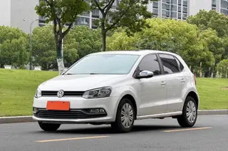 Volkswagen Polo 2016 1.6L Automatic Comfort Type exterior photo 1 Volkswagen Polo 2016 1.6L Automatic Comfort Type exterior photo 1