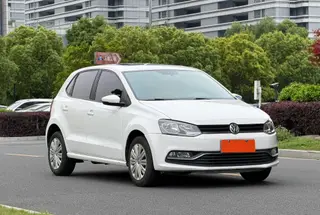 Volkswagen Polo 2016 1.6L Automatic Comfort Type exterior photo 3 Volkswagen Polo 2016 1.6L Automatic Comfort Type exterior photo 3