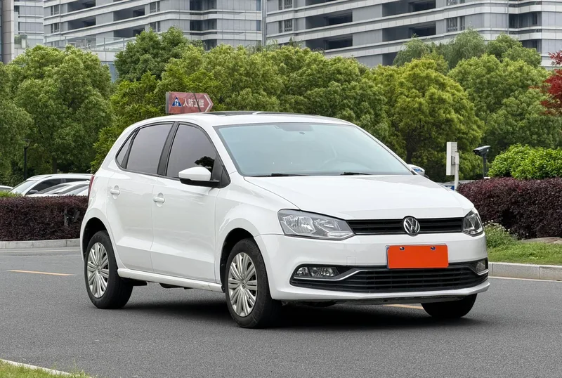 Volkswagen Polo 2016 1.6L Automatic Comfort Type exterior photo 3 Volkswagen Polo 2016 1.6L Automatic Comfort Type exterior photo 3