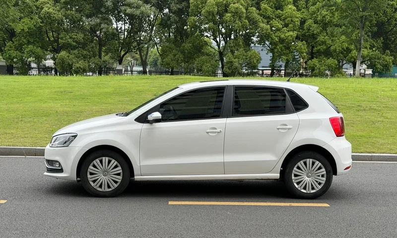 Volkswagen Polo 2016 1.6L Automatic Comfort Type exterior photo 4 Volkswagen Polo 2016 1.6L Automatic Comfort Type exterior photo 4
