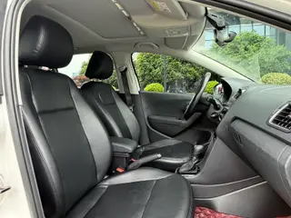 Volkswagen Polo 2016 1.6L Automatic Comfort Type interior photo 12 Volkswagen Polo 2016 1.6L Automatic Comfort Type interior photo 12
