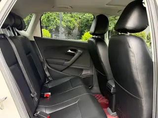 Volkswagen Polo 2016 1.6L Automatic Comfort Type interior photo 13 Volkswagen Polo 2016 1.6L Automatic Comfort Type interior photo 13