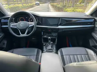 Volkswagen Passat 2022 330TSI Star Elite Edition interior photo 12