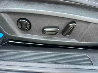 Volkswagen Passat 2022 330TSI Star Elite Edition interior photo 17
