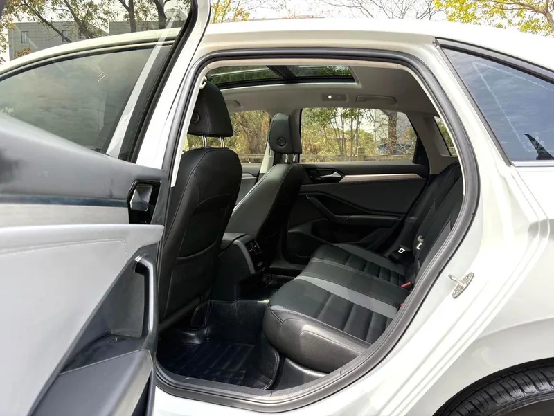 Volkswagen Sagitar 2021 280TSI DSG 30 Anniversary Edition interior photo 6 Volkswagen Sagitar 2021 280TSI DSG 30 Anniversary Edition interior photo 6