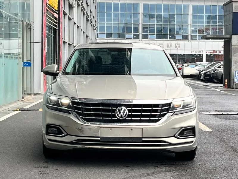 Volkswagen Passat 2019 330TSI Elite Edition Country VI exterior photo 2 Volkswagen Passat 2019 330TSI Elite Edition Country VI exterior photo 2