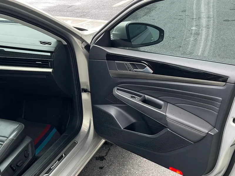 Volkswagen Passat 2019 330TSI Elite Edition Country VI interior photo 17 Volkswagen Passat 2019 330TSI Elite Edition Country VI interior photo 17