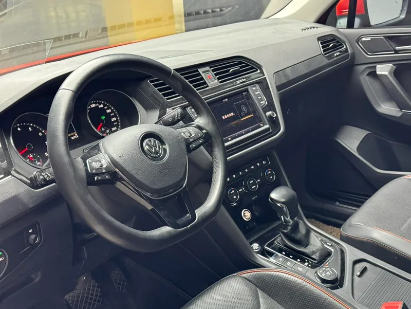 Volkswagen Tiguan L 2017 380TSI Automatic four-wheel drive ultimate flagship exterior photo 8 Volkswagen Tiguan L 2017 380TSI Automatic four-wheel drive ultimate flagship exterior photo 8
