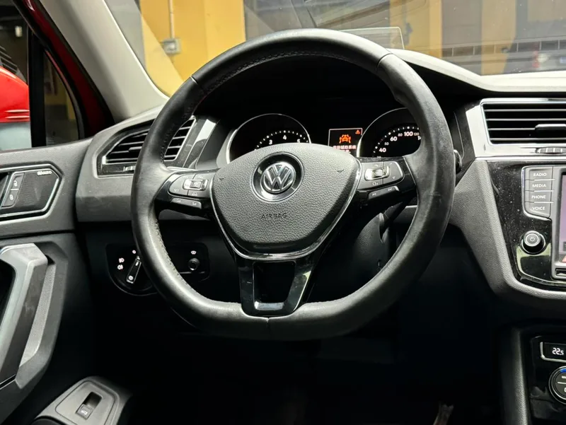 Volkswagen Tiguan L 2017 380TSI Automatic four-wheel drive ultimate flagship interior photo 13 Volkswagen Tiguan L 2017 380TSI Automatic four-wheel drive ultimate flagship interior photo 13