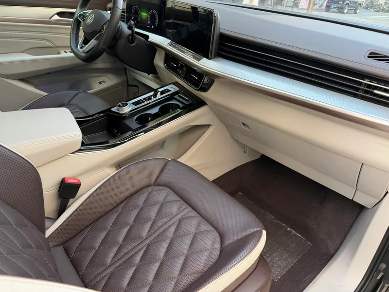 Volkswagen Tavendor 2023 380TSI Four-wheel drive R-Line Cruise Edition interior photo 13 Volkswagen Tavendor 2023 380TSI Four-wheel drive R-Line Cruise Edition interior photo 13