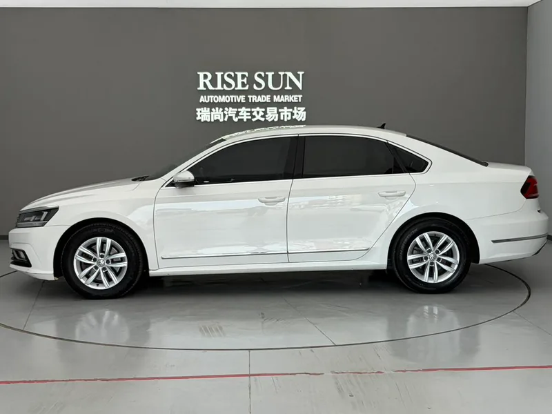 Volkswagen Passat 2016 330TSI DSG Honor Edition exterior photo 3