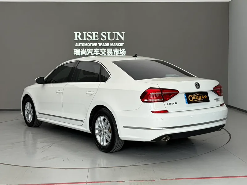 Volkswagen Passat 2016 330TSI DSG Honor Edition exterior photo 4