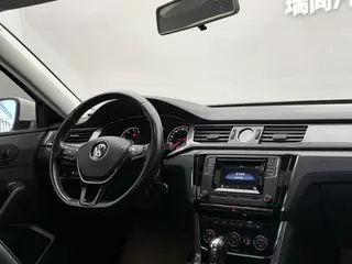 Volkswagen Passat 2016 330TSI DSG Honor Edition interior photo 10