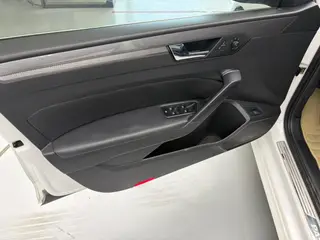 Volkswagen Passat 2016 330TSI DSG Honor Edition interior photo 14