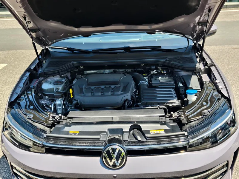 Volkswagen Passat 2025 Pro 380TSI Long Zun Edition interior photo 7 Volkswagen Passat 2025 Pro 380TSI Long Zun Edition interior photo 7