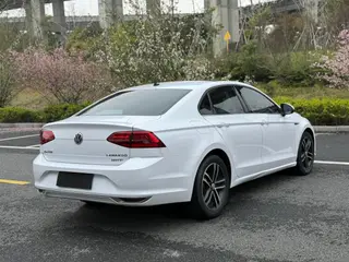 Volkswagen Lamando 2019 280TSI DSG Comfort Edition Country VI exterior photo 4 Volkswagen Lamando 2019 280TSI DSG Comfort Edition Country VI exterior photo 4