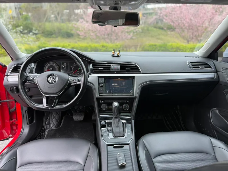 Volkswagen Lamando 2019 280TSI DSG Comfort Edition Country VI interior photo 8 Volkswagen Lamando 2019 280TSI DSG Comfort Edition Country VI interior photo 8