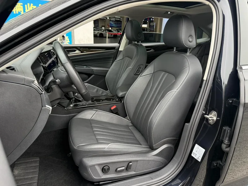Volkswagen Passat 2022 330TSI Elite Edition interior photo 13 Volkswagen Passat 2022 330TSI Elite Edition interior photo 13