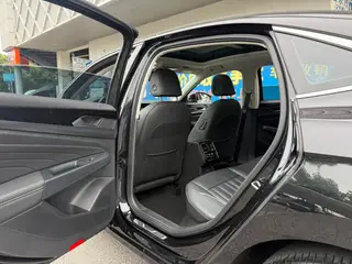 Volkswagen Passat 2022 330TSI Elite Edition interior photo 14 Volkswagen Passat 2022 330TSI Elite Edition interior photo 14