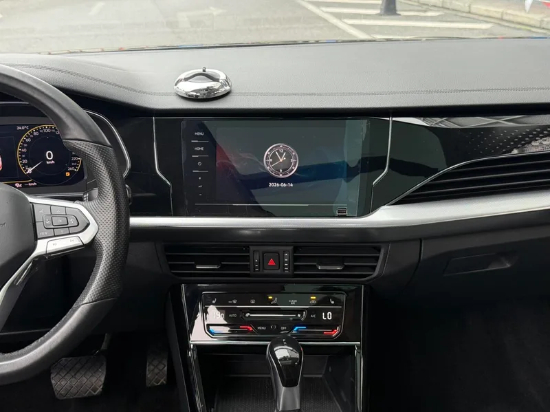 Volkswagen Passat 2022 330TSI Elite Edition interior photo 19 Volkswagen Passat 2022 330TSI Elite Edition interior photo 19