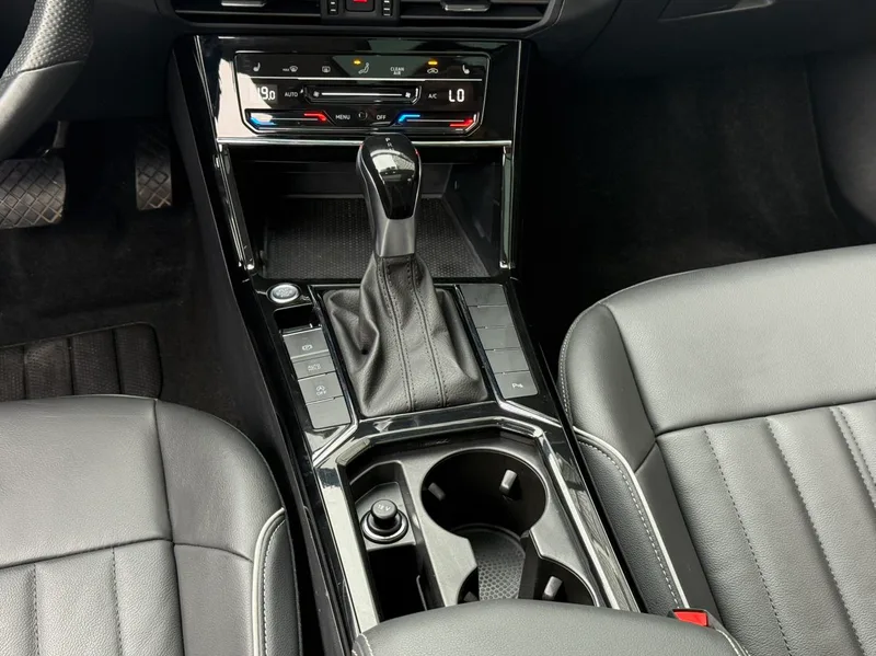 Volkswagen Passat 2022 330TSI Elite Edition interior photo 20 Volkswagen Passat 2022 330TSI Elite Edition interior photo 20